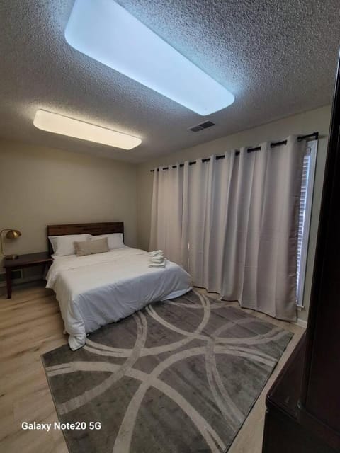 Historic home walk to Convention Center & St Jude House in Memphis