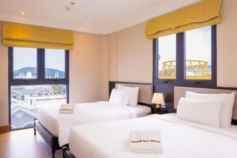 Photo of the whole room, City view, Landmark view