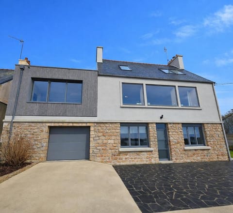 Property building, Facade/entrance, Off site