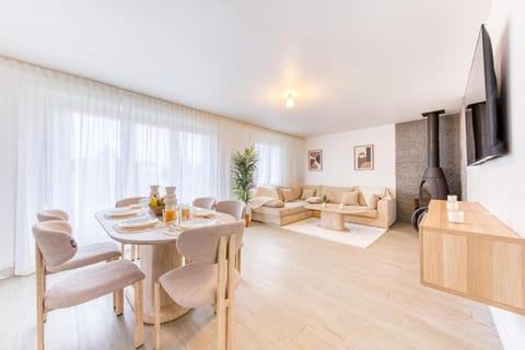 L'Instant Ciné et Bulles - Maison Prestige House in Dreux