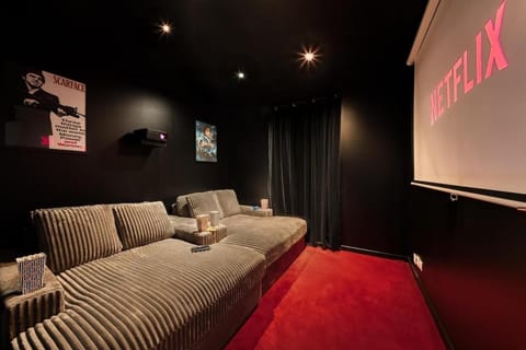 L'Instant Ciné et Bulles - Maison Prestige House in Dreux