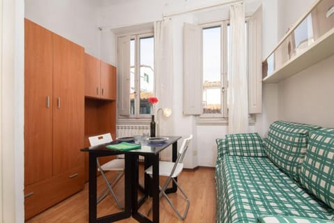 Bed, Living room, Dining area, Bedroom, wardrobe