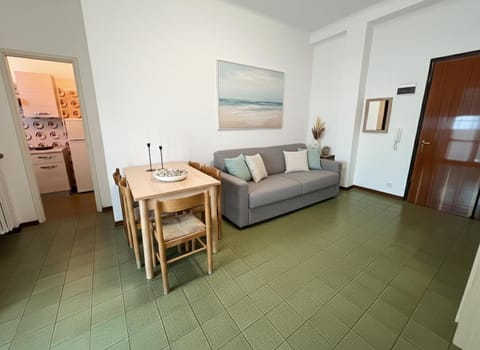Day, Living room, Seating area, Time of day