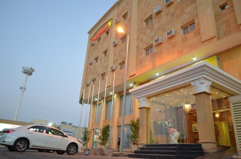 Property building, Facade/entrance