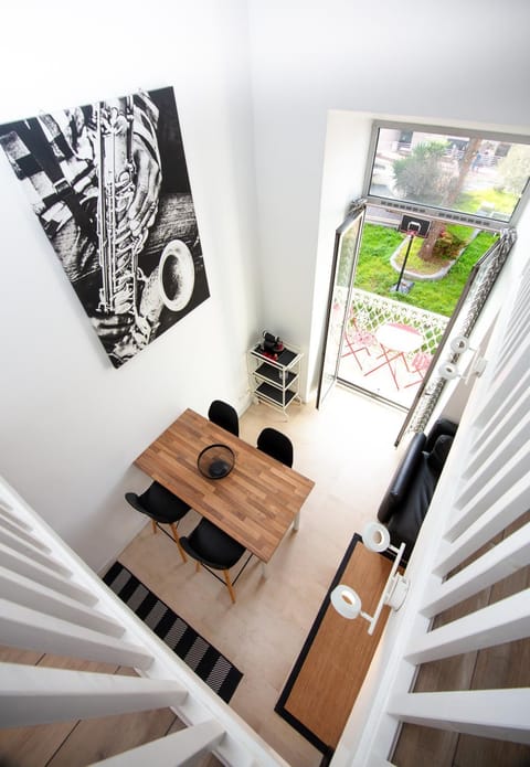 Living room, Seating area, Dining area