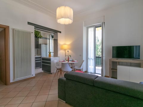 Mamma Ciccia - Casa Sara roomy one-bedroom apt Apartment in Mandello del Lario