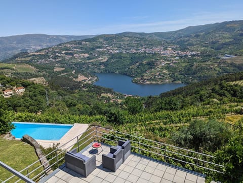 Balcony/Terrace, Mountain view, River view, Swimming pool
