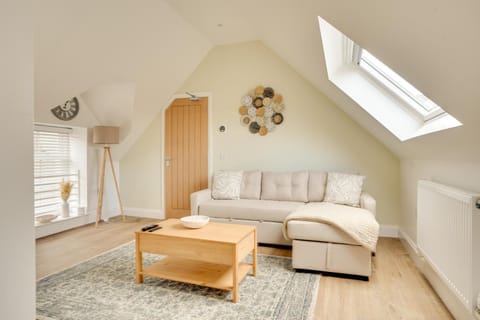 Living room, Photo of the whole room, Seating area