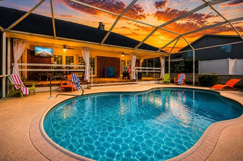 Patio, TV and multimedia, View (from property/room), Seating area, Dining area, Swimming pool, Sunset, sunbed