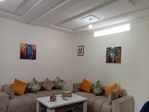 Living room, Decorative detail, Seating area