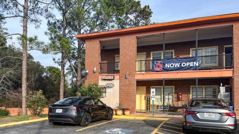 Facade/entrance