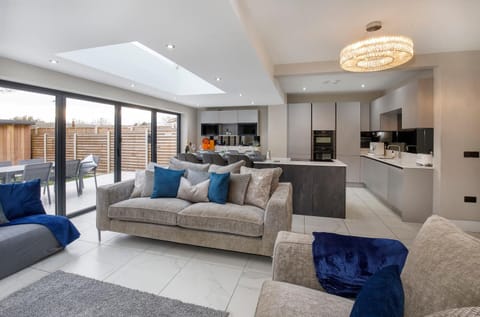 Living room, Dining area, kitchen