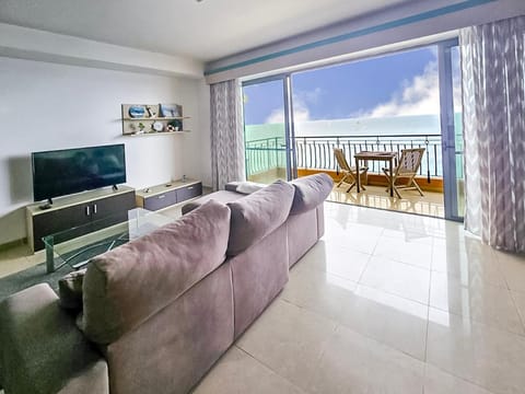 View (from property/room), Balcony/Terrace, Living room, Seating area