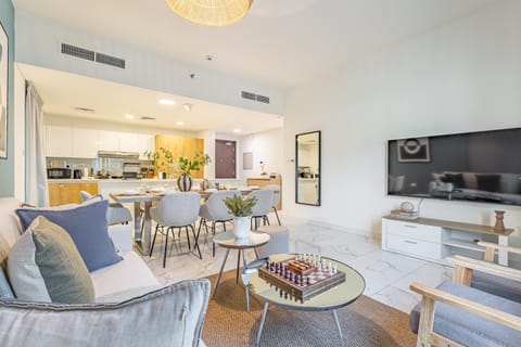 Modern and Spacious - Group and Families - Balcony - Canal View - Raha Beach Apartment in Abu Dhabi