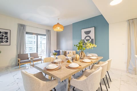 Modern and Spacious - Group and Families - Balcony - Canal View - Raha Beach Apartment in Abu Dhabi