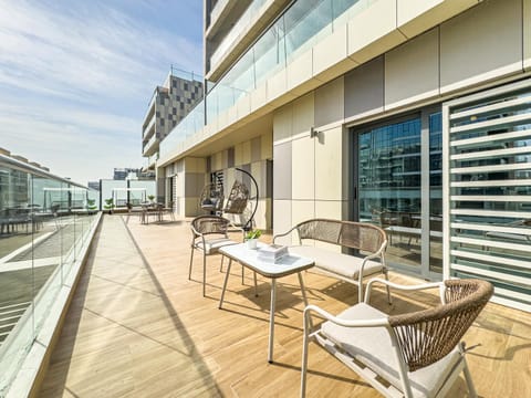 Modern and Spacious - Group and Families - Balcony - Canal View - Raha Beach Apartment in Abu Dhabi