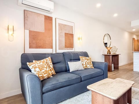 Modern and bright 3 BR apartment with balcony REMS Apartment in Malaga