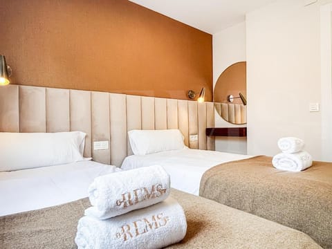 Modern and bright 3 BR apartment with balcony REMS Apartment in Malaga