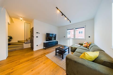 TV and multimedia, Living room, Photo of the whole room