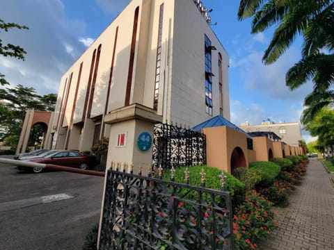Property building, Day, Street view, Parking