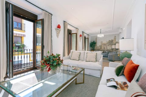 View (from property/room), Balcony/Terrace, Living room, Seating area, Dining area
