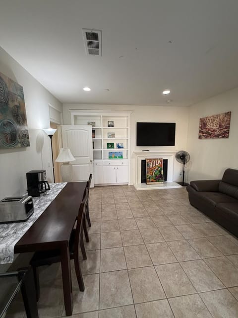 Cozy 2-Bedroom Home in Eastvale House in Eastvale