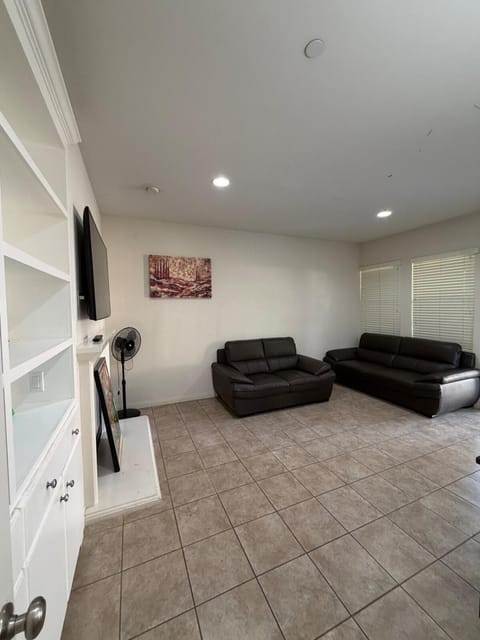 Cozy 2-Bedroom Home in Eastvale House in Eastvale