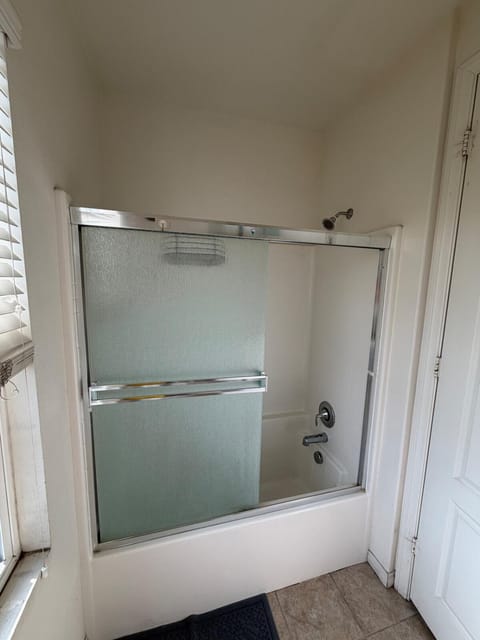 Cozy 2-Bedroom Home in Eastvale House in Eastvale