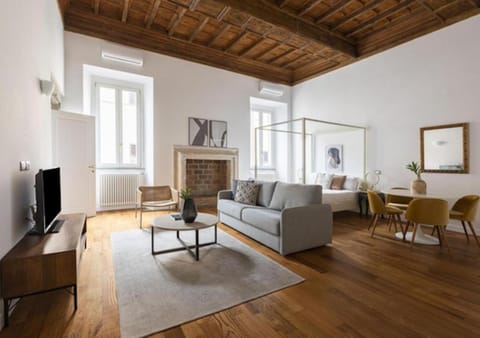 Bed, TV and multimedia, Living room, Seating area