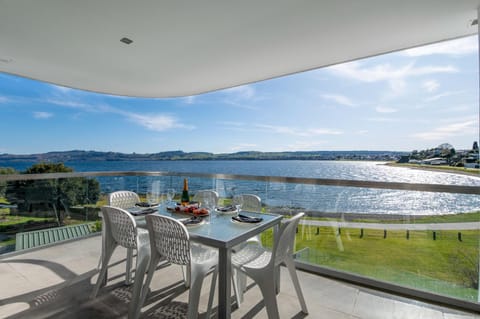 Balcony/Terrace, Balcony/Terrace, Lake view, Lake view