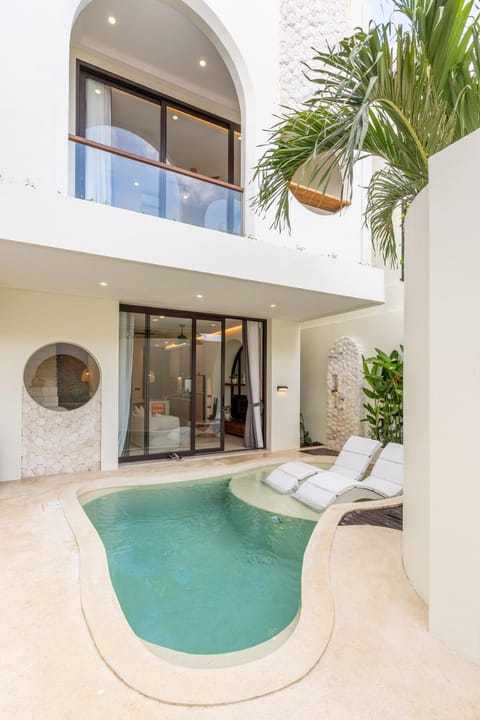 Patio, Pool view, Swimming pool, sunbed