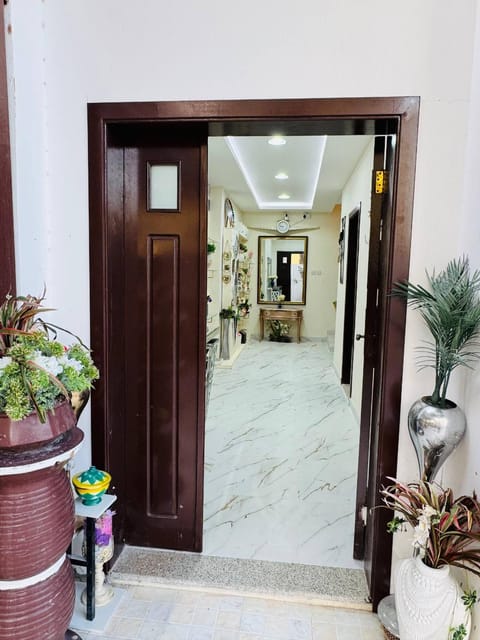 Home plus room 21 Apartment in Abu Dhabi