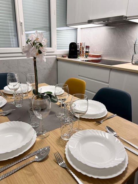 Coffee/tea facilities, Dining area, kitchen