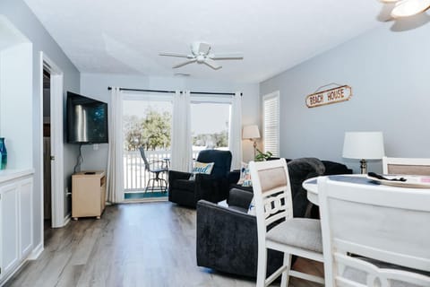 Stay Coastal King Bed Pools Hot Tub Tennis House in Carolina Forest