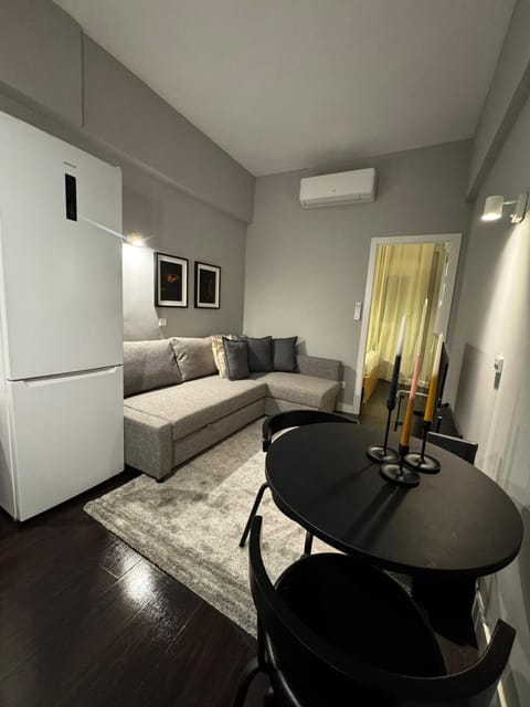 Living room, Photo of the whole room, Seating area, Dining area