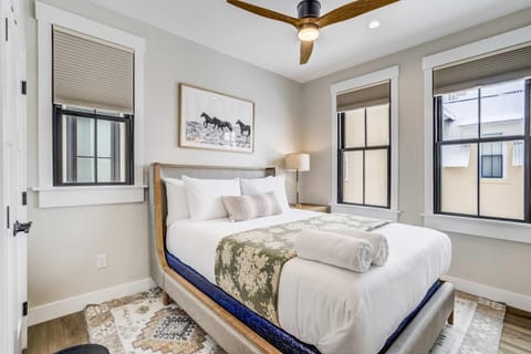 Frontier Post Hot Tub & Just Steps to South Main House in Buena Vista