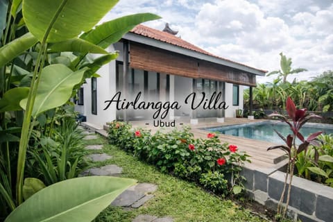 Property building, Day, Garden, Garden view, Pool view, Swimming pool