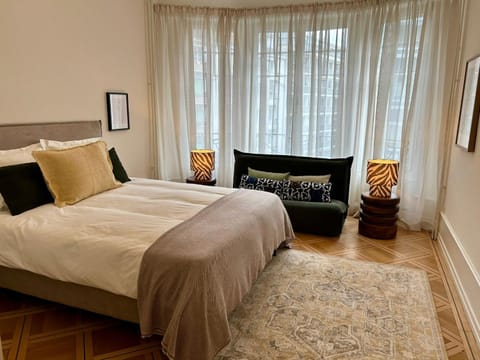 Photo of the whole room, Bedroom