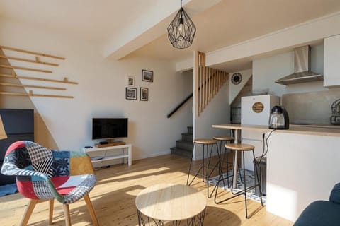 TV and multimedia, Kitchen or kitchenette, Living room, Dining area