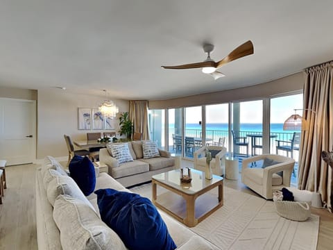 Balcony/Terrace, Living room, Seating area, Sea view, furniture