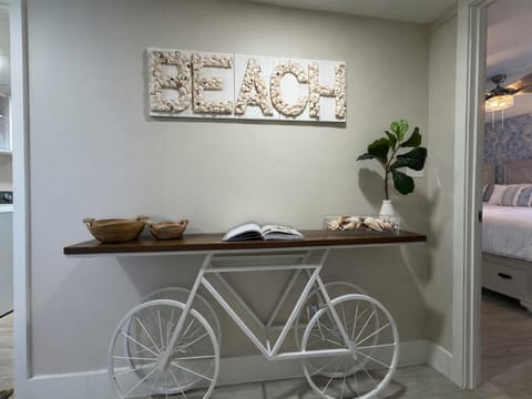 Seating area, Bedroom, furniture