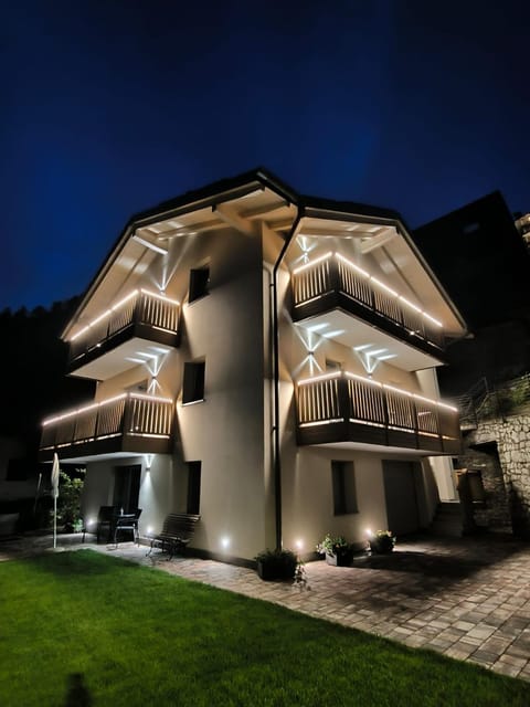 Property building, Night, Balcony/Terrace