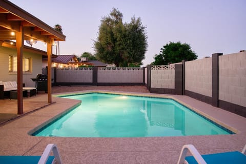 Swimming pool