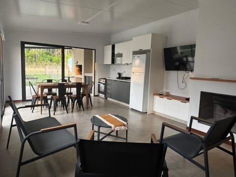 Kitchen or kitchenette, Living room, Dining area, oven