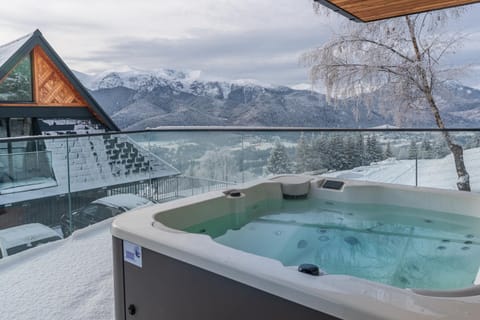 Nearby landmark, Day, Natural landscape, Winter, Mountain view