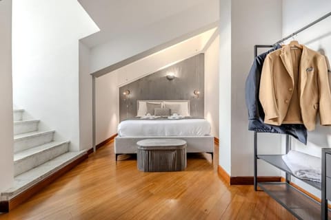 Aquarium Luxury Loft 1 - Exclusive Waterfront View Apartment in Genoa