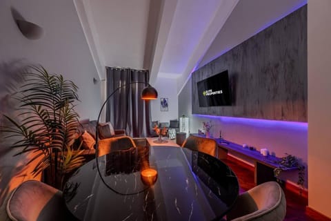 Living room, Evening entertainment