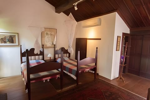 Bed, Bedroom, air conditioner