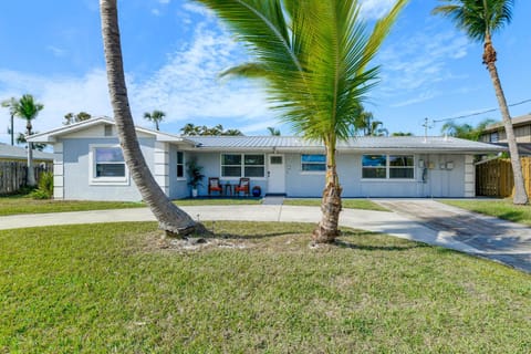 Snead Island Getaway! Steps to Bay and Emerson Point House in Palmetto