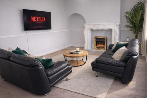 TV and multimedia, Living room, Seating area